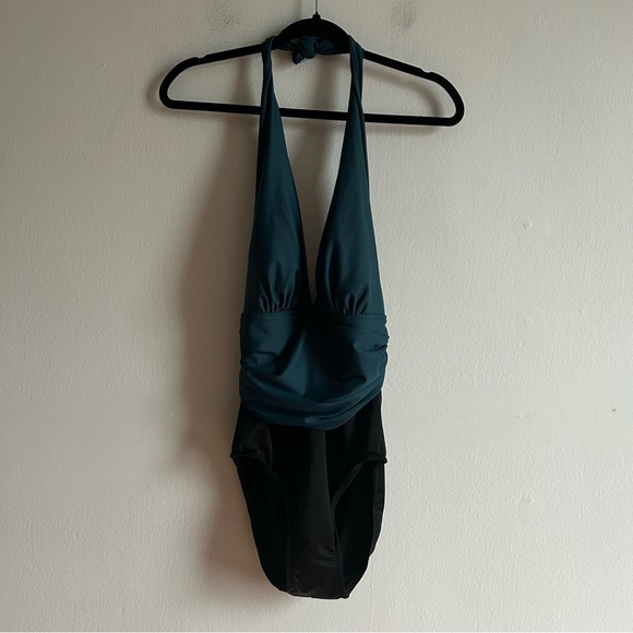Magic Suit Sz 8 Yves Colorblock Ruched Halter Black Green One Piece Swimsuit - Picture 2 of 9